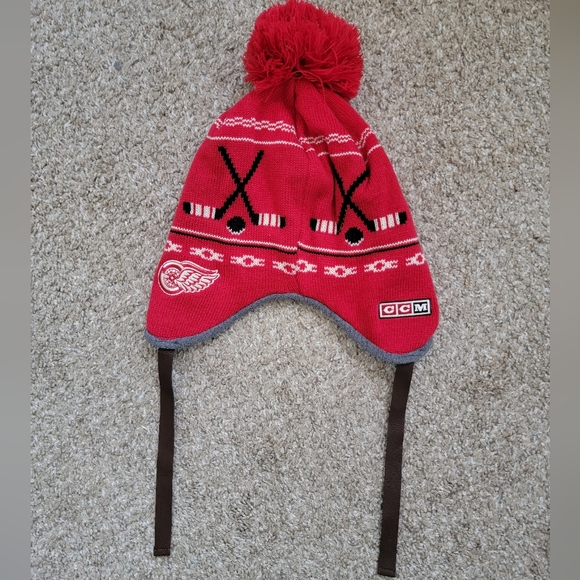 Detroit Red Wings NHL Beanie Hat CCM Authentic Red - Picture 7 of 8